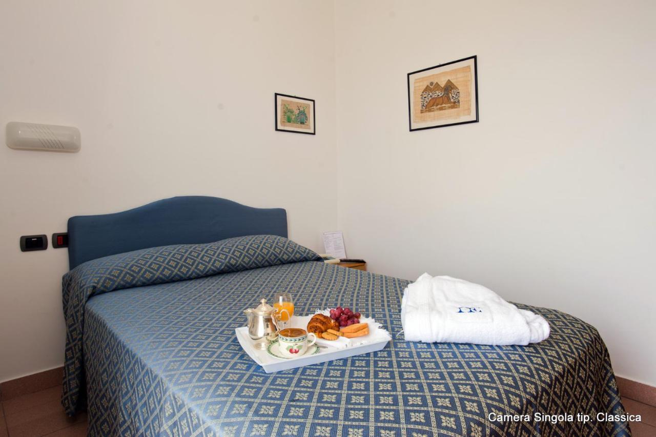 Excelsior Hotel E Appartamenti Лоано Экстерьер фото