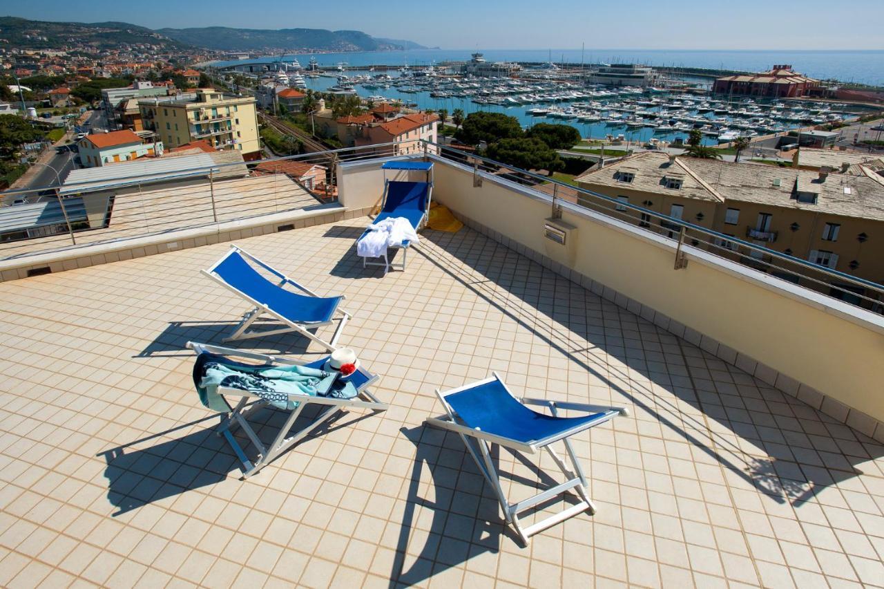Excelsior Hotel E Appartamenti Лоано Экстерьер фото