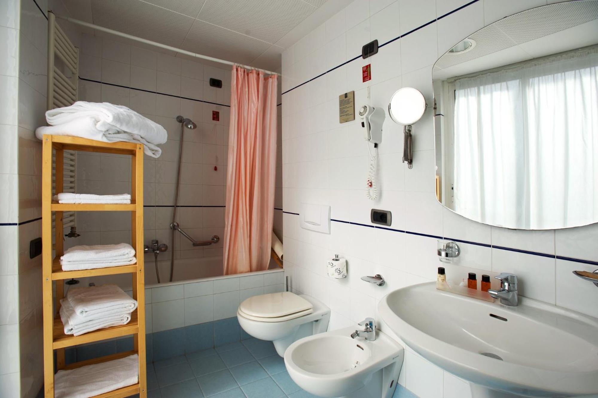 Excelsior Hotel E Appartamenti Лоано Номер фото